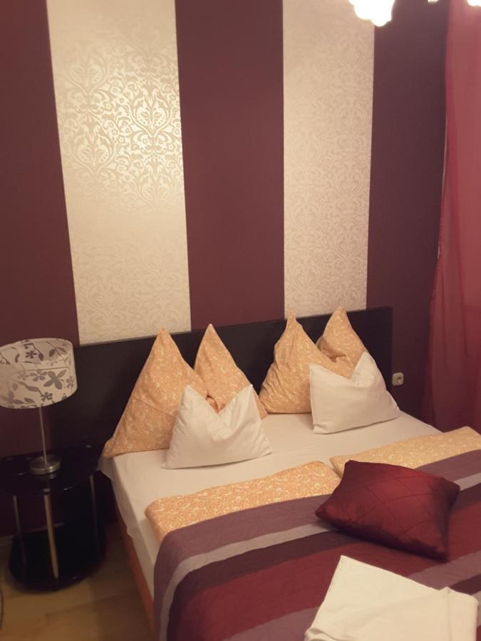 Isabell Apartments Győr Buitenkant foto