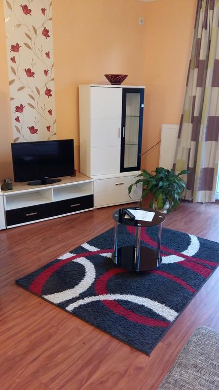 Isabell Apartments Győr Buitenkant foto